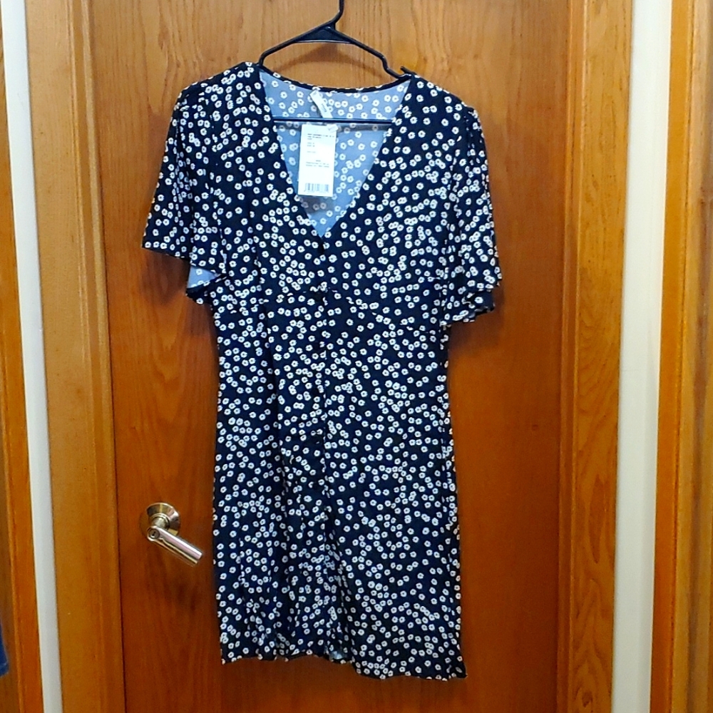 NWT MNG dress USA size 6 Eur size M black with flowers